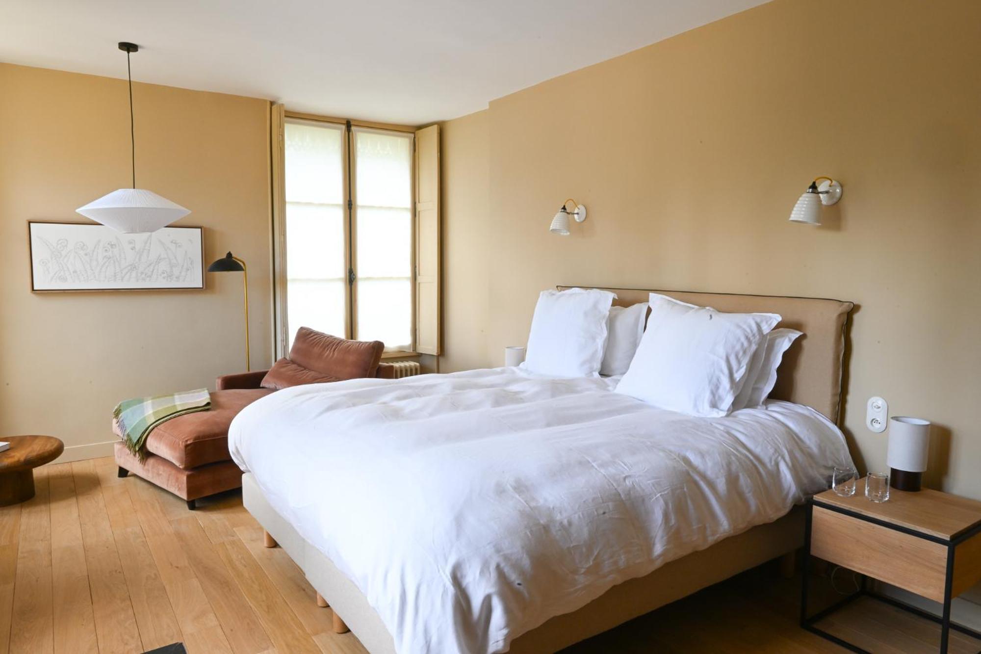 Hotel Les Pres Saint-Hilaire-le-Chatel ภายนอก รูปภาพ