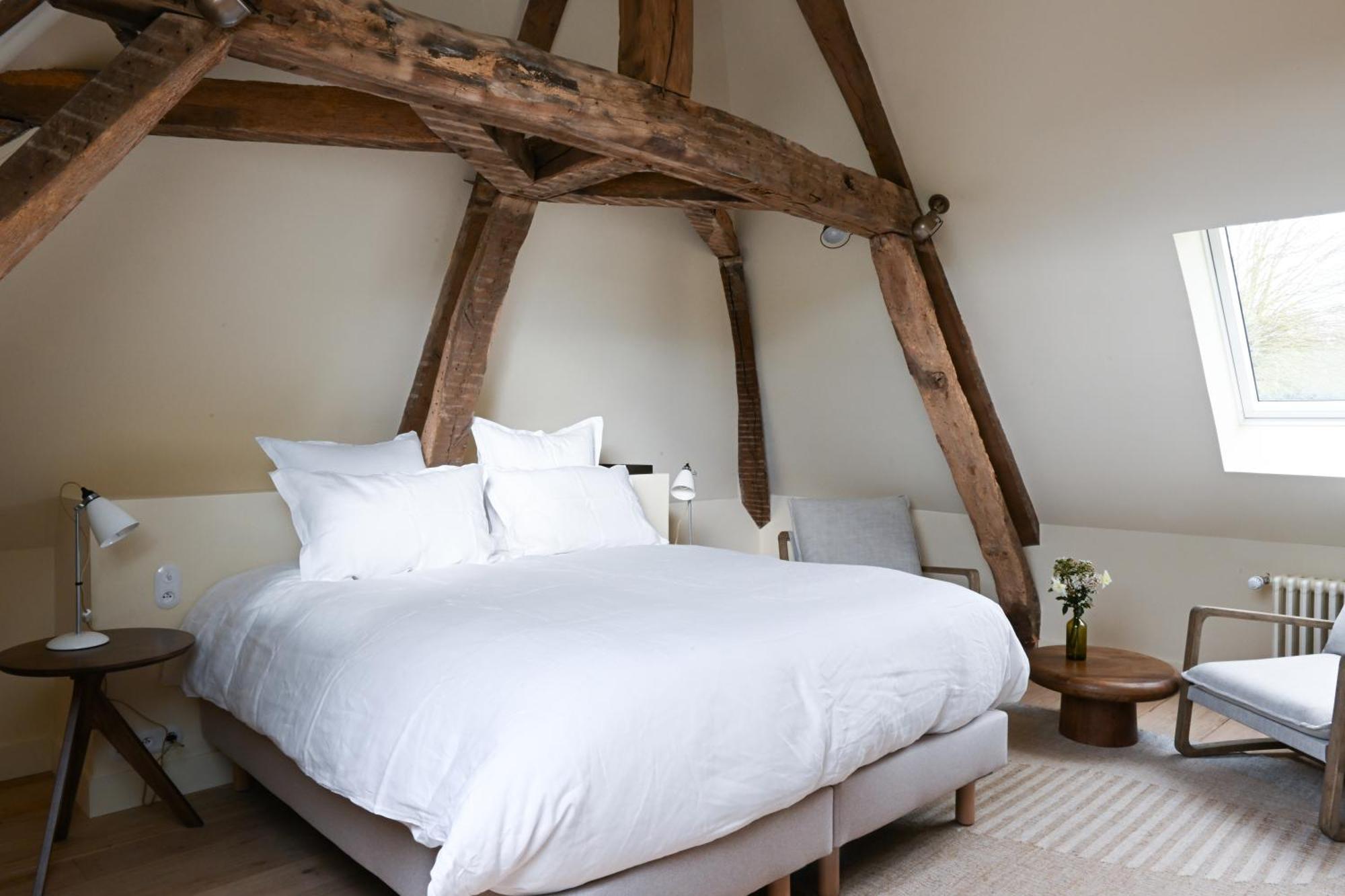 Hotel Les Pres Saint-Hilaire-le-Chatel ภายนอก รูปภาพ